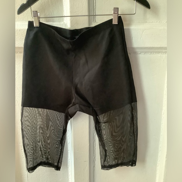 Fashion Nova Ladies 2pc Shorts Set - Picture 7 of 11